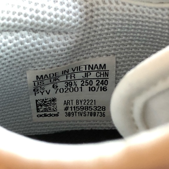 Men’s Adidas sneakers! - Picture 4 of 5